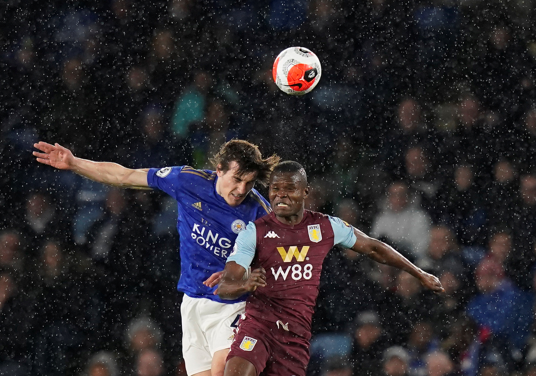 中国足球的 中国足球的